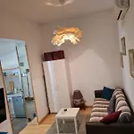 Quiet In A Private House - Close To Center, Pet Friendly شقة