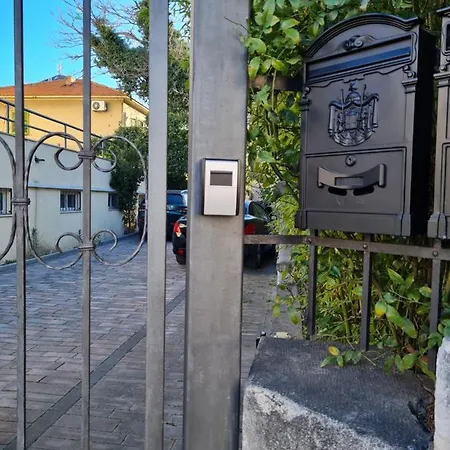 Apartmán Quiet In A Private House - Close To Center, Pet Friendly *